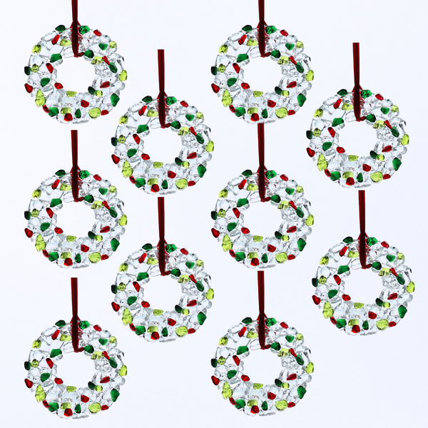 Medium Winter Wreaths: Pack of 10